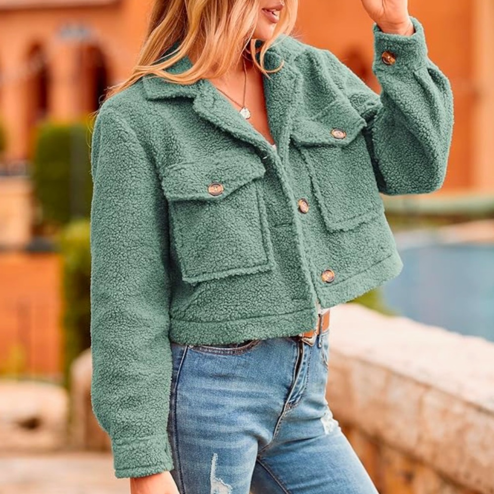 NWT Pretty Garden Fuzzy Cropped Sherpa Jacket Shacket in Light Green Small